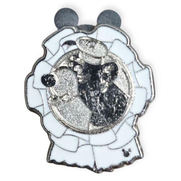 Lot Of 2 Disney Trading Pins - Star Wars Snowflake And Hidden Mickey Fisherman - Picture 3 of 5